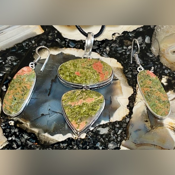 Unakite Jasper Pendant & Earrings Set - Picture 11 of 15